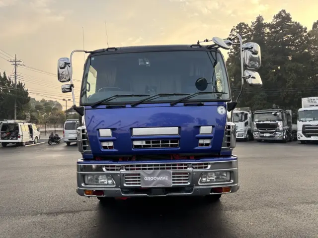 いすゞ ギガ PDG-CYH52W8(8x4)の写真5