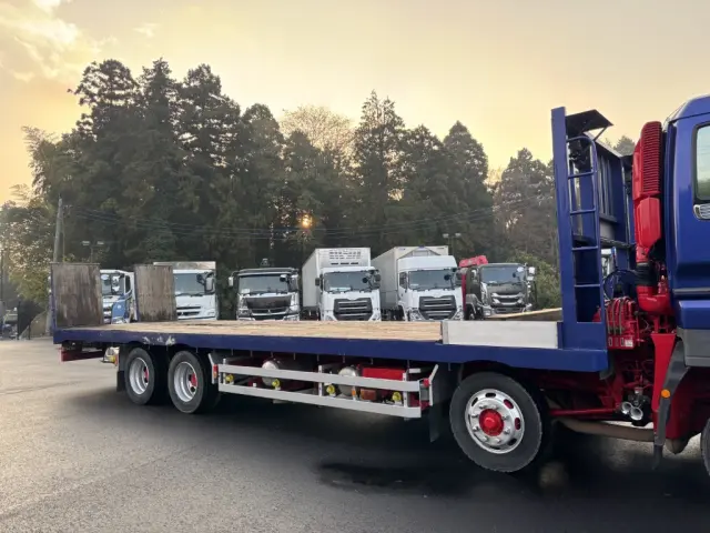 いすゞ ギガ PDG-CYH52W8(8x4)の写真6