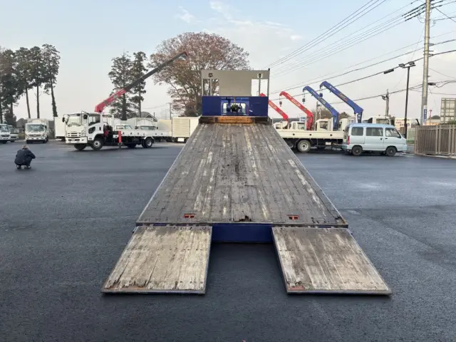 いすゞ ギガ PDG-CYH52W8(8x4)の写真11