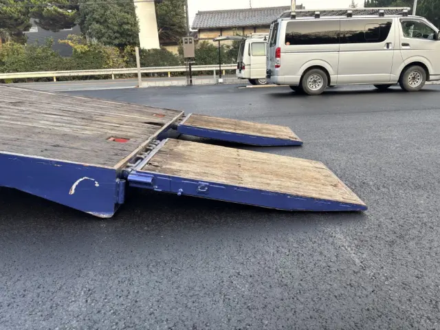 いすゞ ギガ PDG-CYH52W8(8x4)の写真12