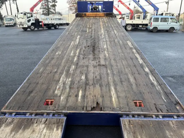 いすゞ ギガ PDG-CYH52W8(8x4)の写真13