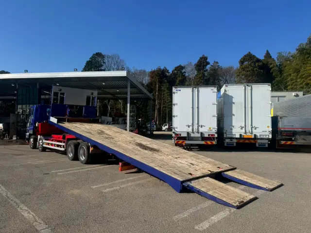 いすゞ ギガ PDG-CYH52W8(8x4)の写真16