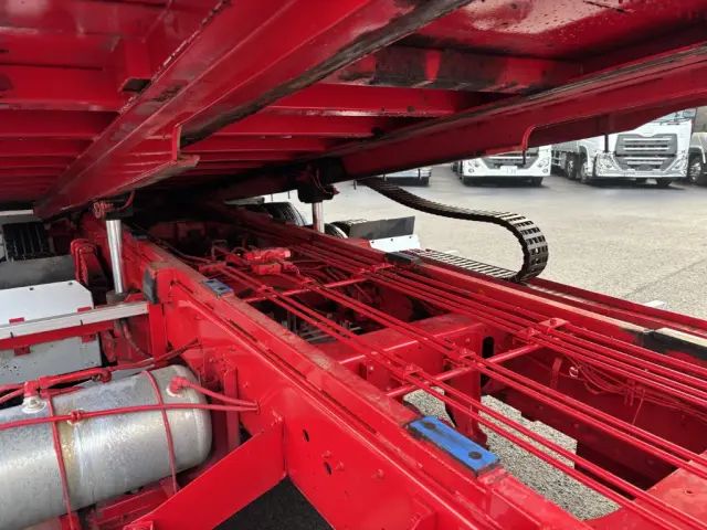 いすゞ ギガ PDG-CYH52W8(8x4)の写真18