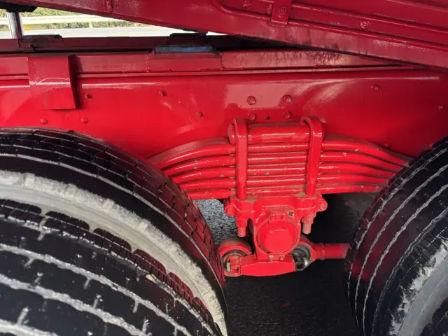 いすゞ ギガ PDG-CYH52W8(8x4)の写真22