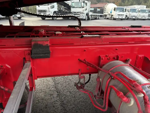 いすゞ ギガ PDG-CYH52W8(8x4)の写真24