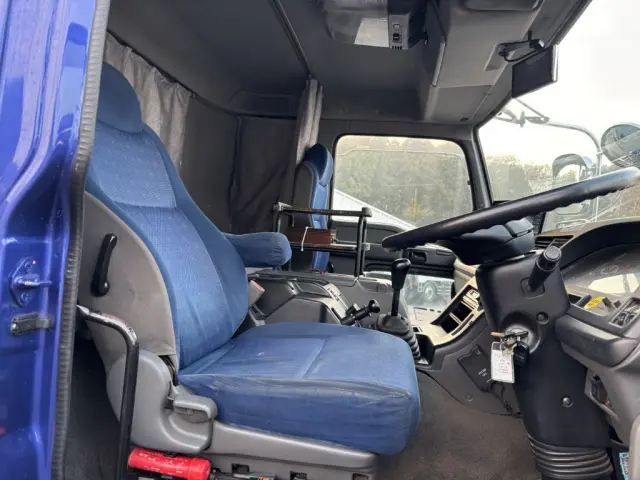 いすゞ ギガ PDG-CYH52W8(8x4)の写真27