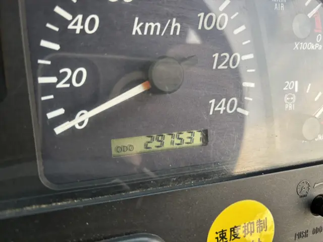 いすゞ ギガ PDG-CYH52W8(8x4)の写真28