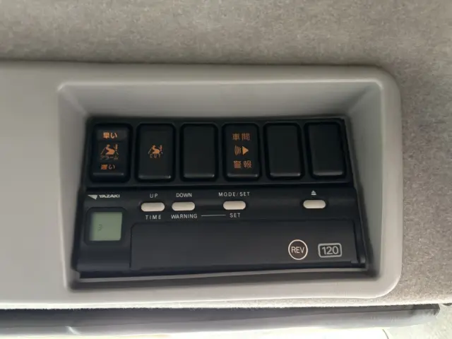 いすゞ ギガ PDG-CYH52W8(8x4)の写真34