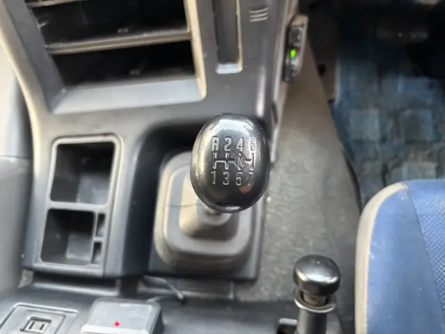 いすゞ ギガ PDG-CYH52W8(8x4)の写真39