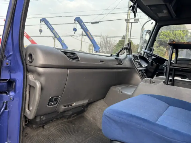 いすゞ ギガ PDG-CYH52W8(8x4)の写真40