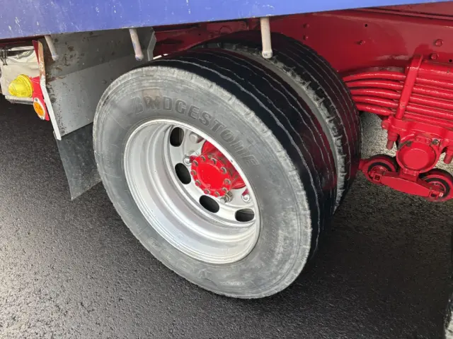 いすゞ ギガ PDG-CYH52W8(8x4)の写真49