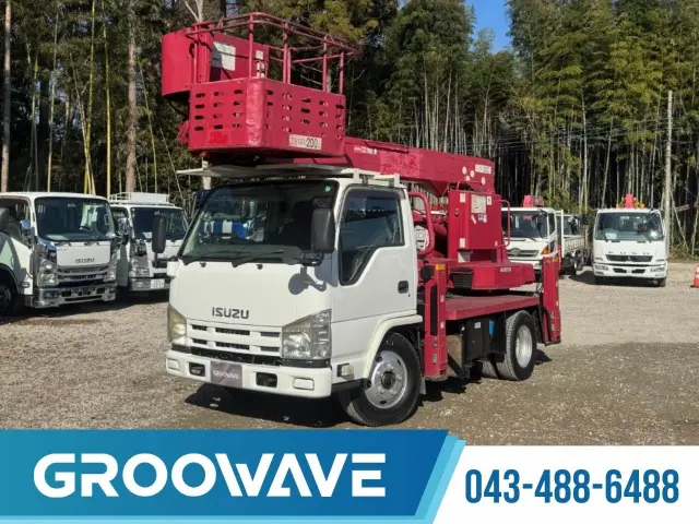 いすゞ エルフ BKG-NKR85N(2WD)の写真1