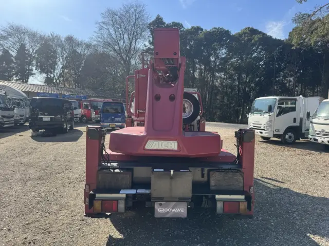 いすゞ エルフ BKG-NKR85N(2WD)の写真8