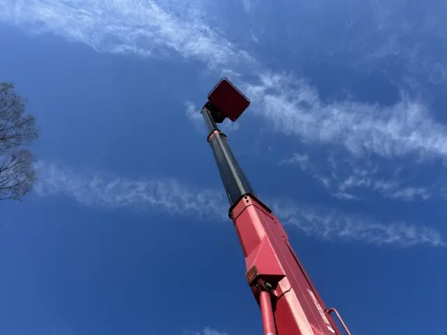 いすゞ エルフ BKG-NKR85N(2WD)の写真12