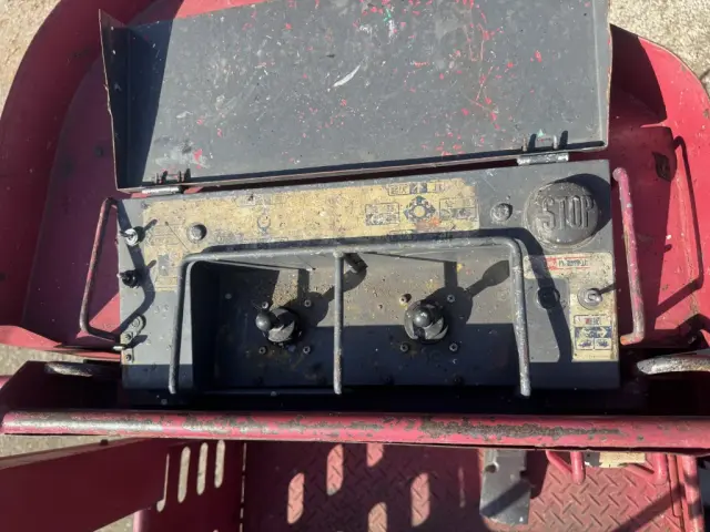 いすゞ エルフ BKG-NKR85N(2WD)の写真16