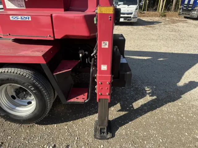 いすゞ エルフ BKG-NKR85N(2WD)の写真18