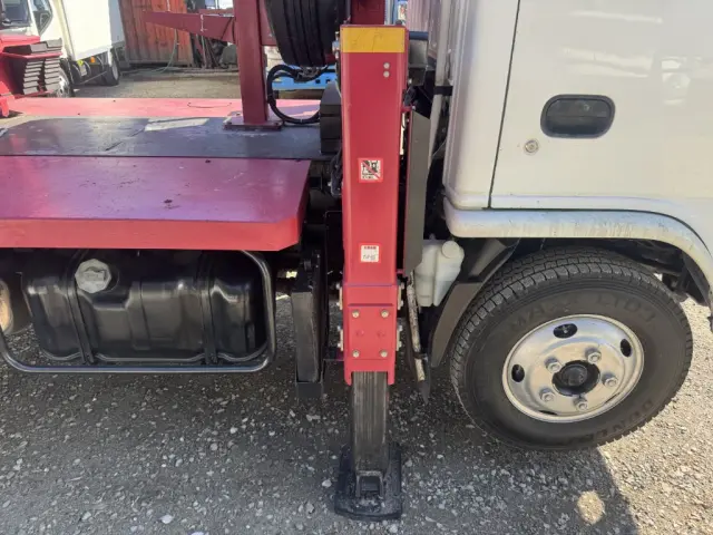 いすゞ エルフ BKG-NKR85N(2WD)の写真20