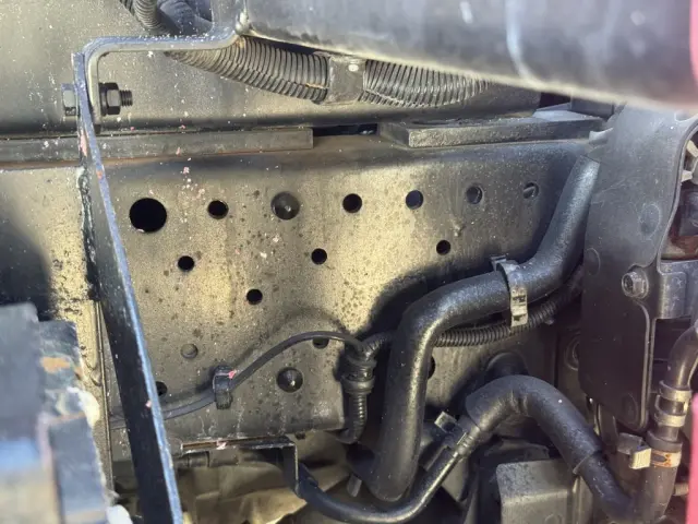 いすゞ エルフ BKG-NKR85N(2WD)の写真22