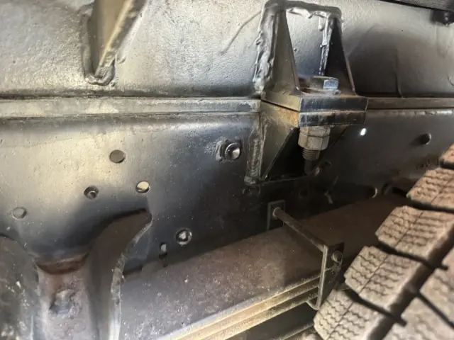 いすゞ エルフ BKG-NKR85N(2WD)の写真26