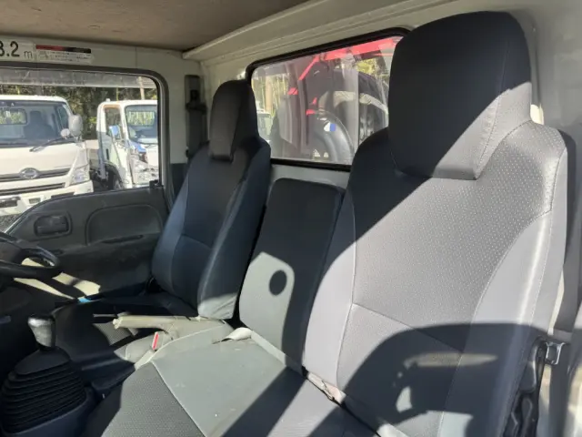 いすゞ エルフ BKG-NKR85N(2WD)の写真36