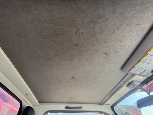 いすゞ エルフ BKG-NKR85N(2WD)の写真37