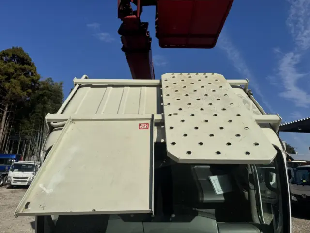 いすゞ エルフ BKG-NKR85N(2WD)の写真41