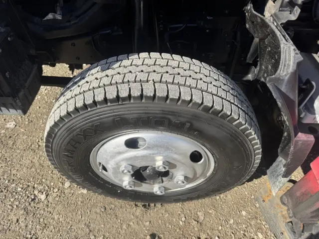 いすゞ エルフ BKG-NKR85N(2WD)の写真43