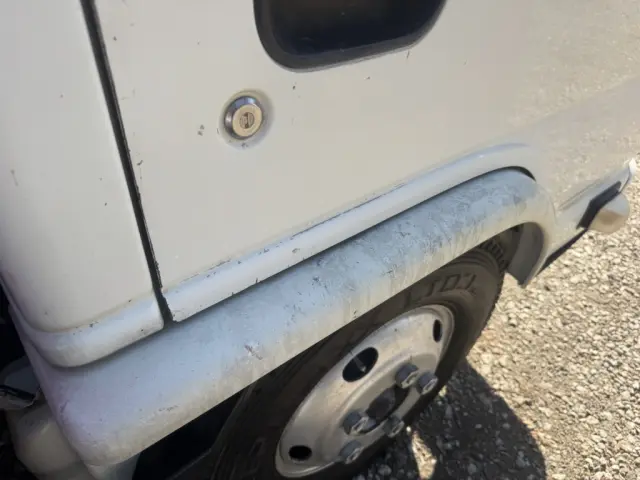 いすゞ エルフ BKG-NKR85N(2WD)の写真48