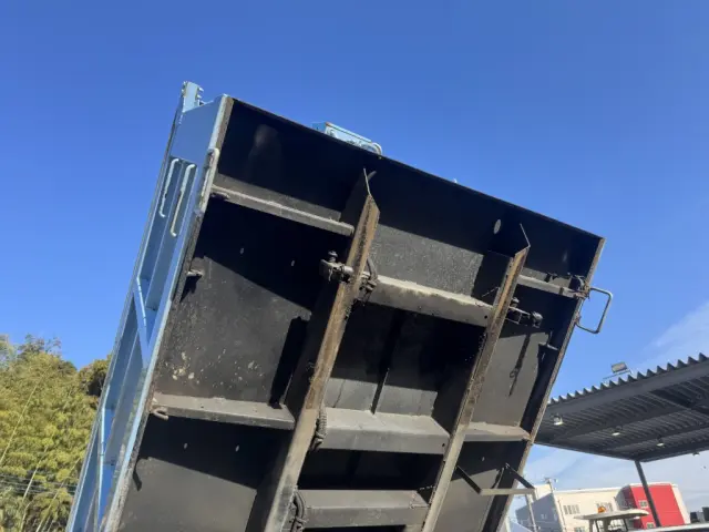 三菱 キャンター SKG-FBA60(2WD)の写真18