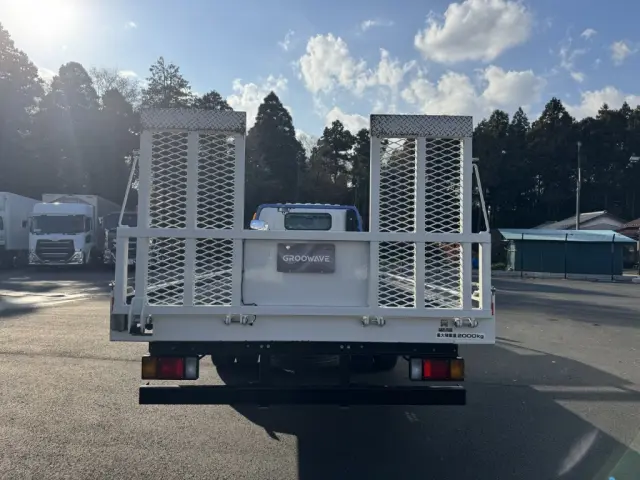 いすゞ エルフ 2RG-NPR88AN(2WD)の写真8