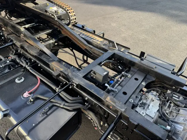 いすゞ エルフ 2RG-NPR88AN(2WD)の写真17