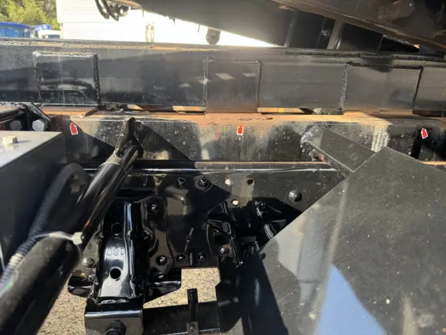 いすゞ エルフ 2RG-NPR88AN(2WD)の写真23