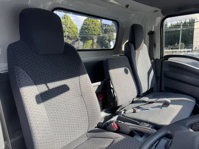 いすゞ エルフ 2RG-NPR88AN(2WD)の写真28