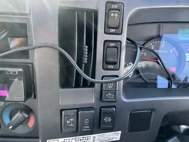 いすゞ エルフ 2RG-NPR88AN(2WD)の写真33