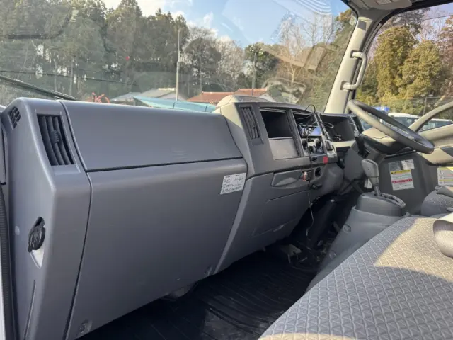 いすゞ エルフ 2RG-NPR88AN(2WD)の写真34