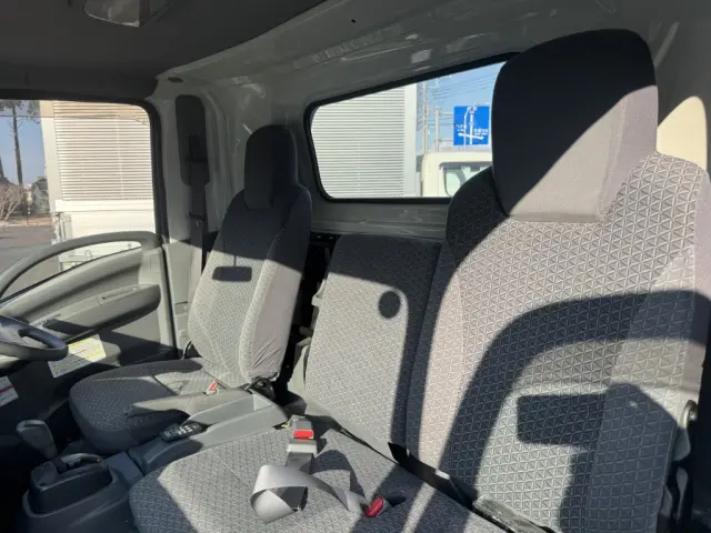 いすゞ エルフ 2RG-NPR88AN(2WD)の写真35