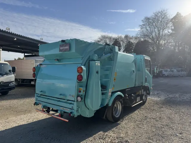 いすゞ エルフ TPG-NMR85AN(2WD)の写真2