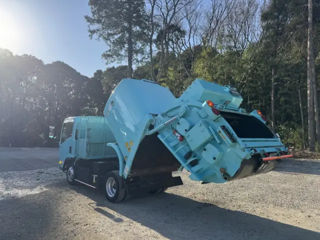 いすゞ エルフ TPG-NMR85AN(2WD)の写真15