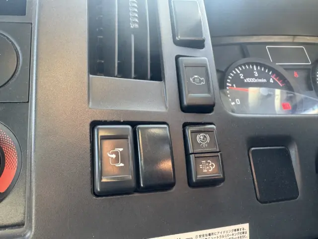 いすゞ エルフ TPG-NMR85AN(2WD)の写真31