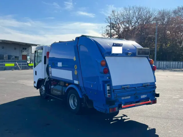 いすゞ エルフ TFG-NMR82ZAN(2WD)の写真4