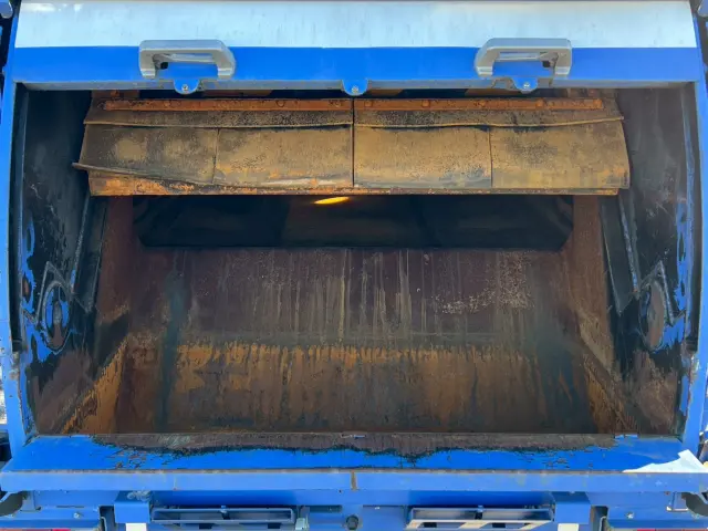 いすゞ エルフ TFG-NMR82ZAN(2WD)の写真11