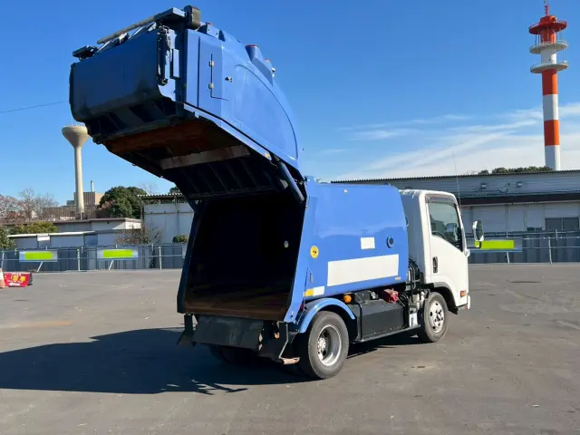 いすゞ エルフ TFG-NMR82ZAN(2WD)の写真12