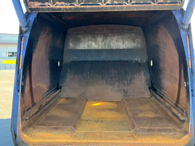 いすゞ エルフ TFG-NMR82ZAN(2WD)の写真13