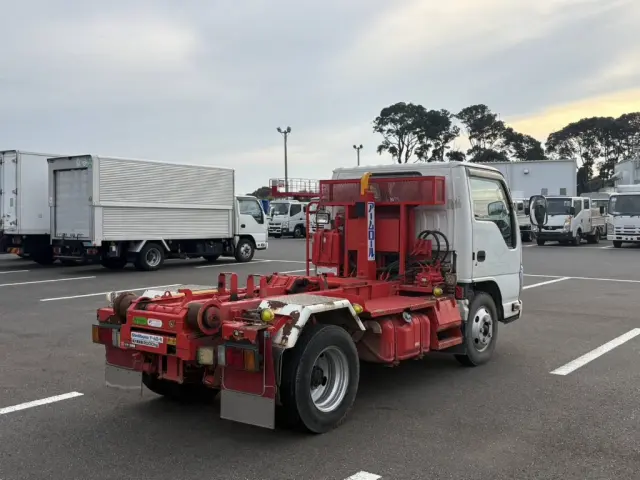 いすゞ エルフ TPG-NKR85AN(2WD)の写真3