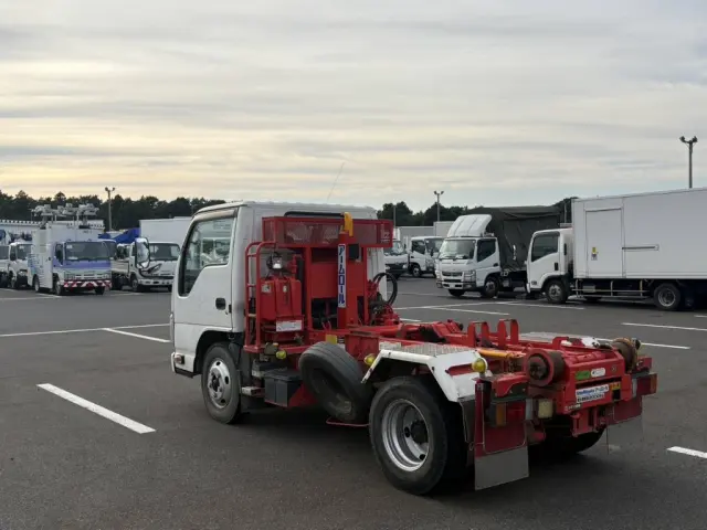 いすゞ エルフ TPG-NKR85AN(2WD)の写真4