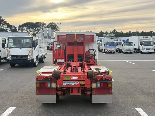 いすゞ エルフ TPG-NKR85AN(2WD)の写真8