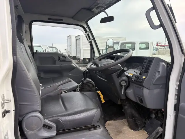 いすゞ エルフ TPG-NKR85AN(2WD)の写真22