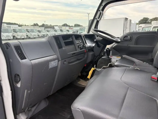 いすゞ エルフ TPG-NKR85AN(2WD)の写真29