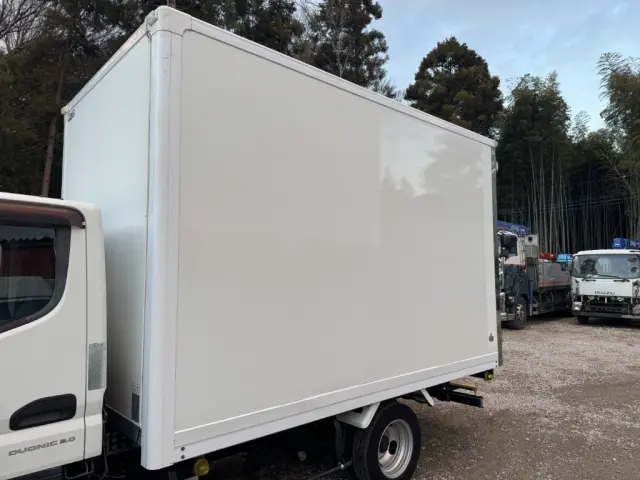 三菱 キャンター TPG-FBA00(2WD)の写真7