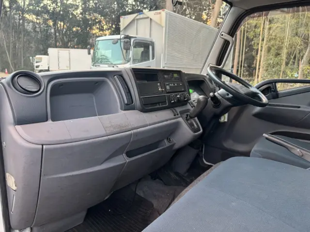 三菱 キャンター TPG-FBA00(2WD)の写真29